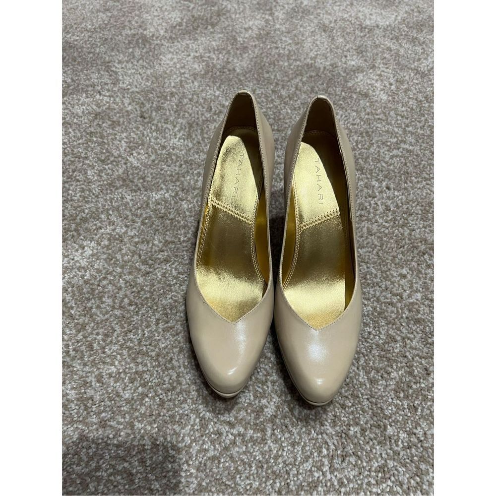 Tahari women shoes pumps heels size 8